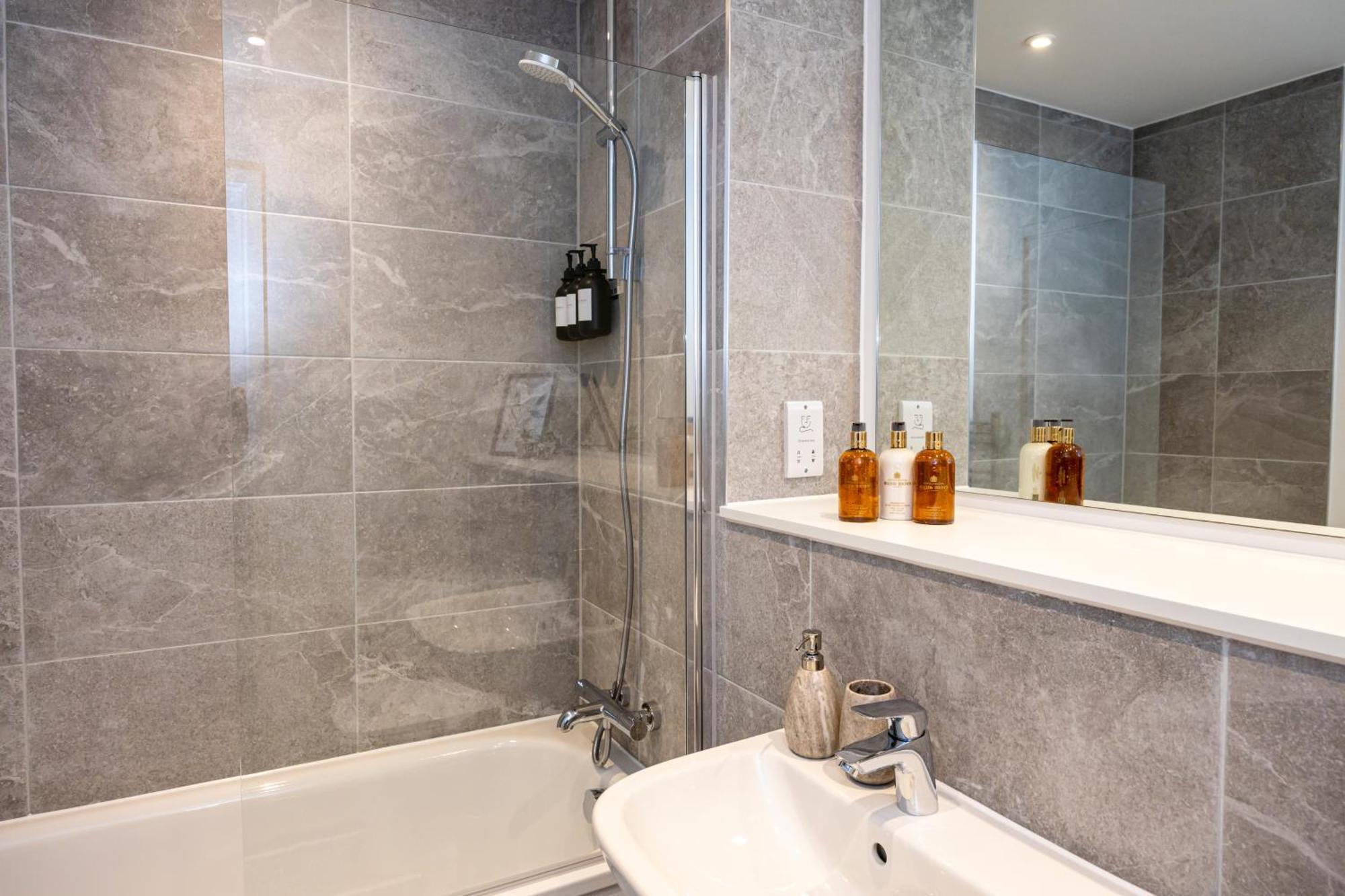 맨체스터 Pet Friendly 2Br Near Station By Asquare Letting 아파트 외부 사진