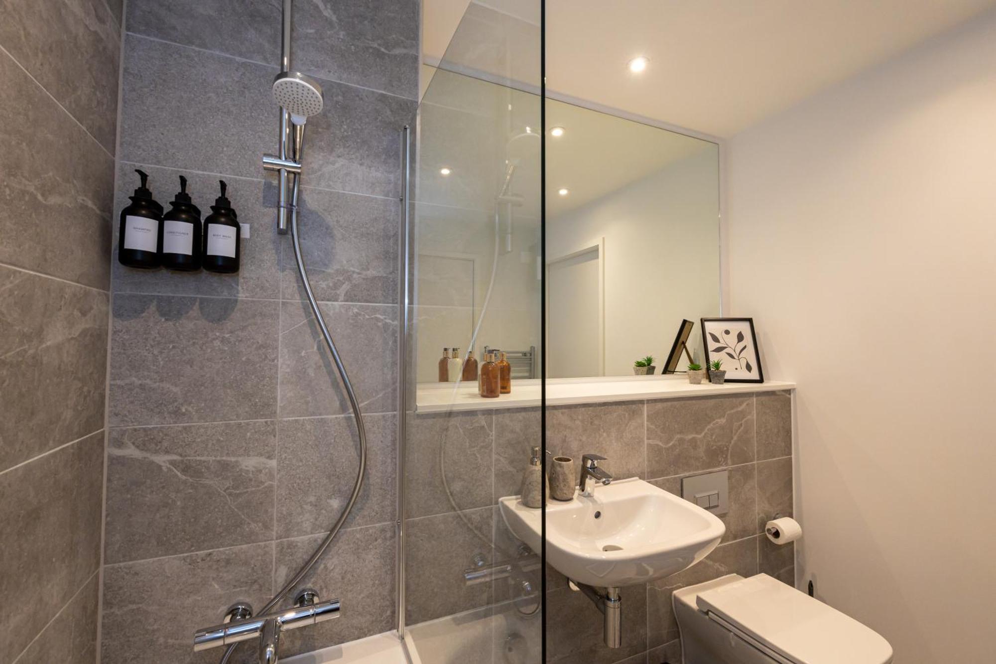 맨체스터 Pet Friendly 2Br Near Station By Asquare Letting 아파트 외부 사진
